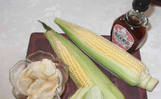 Corn ice cream na may cardamom at maple syrup