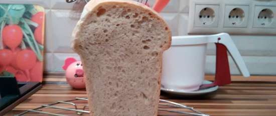 Wheat bread with rye sourdough