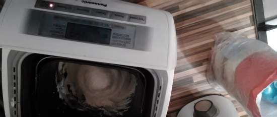 Pa ràpid amb gra de blat de moro Polenta a la màquina de fer pa Panasonic SD-2500