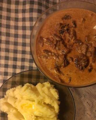 Beef with prunes and processed cheese (Brand 6050 pressure cooker)