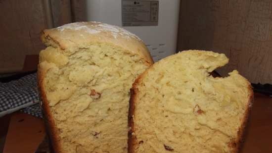 Kulich in una macchina per il pane senza problemi