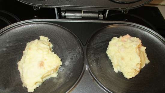 Creps de patata amb formatge i cansalada a base de flocs de patata