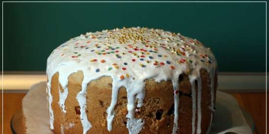 Easter cake in a slow cooker