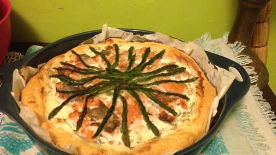 Tarta d'espàrrecs verds i salmó (Flammkuchen mit gruenem Spargel und Lachs)