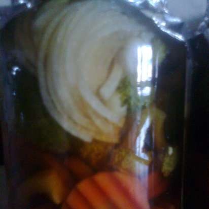 pickled appetizer with broccoli in Oursson pressure cooker MP5005PSD