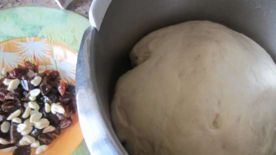 Monkey bread with toffee sauce, nuts and dried fruits