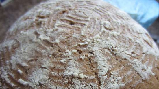 Rye hearth bread 100% sourdough "Nang walang wala" (oven) (mayroong isang pag-convert sa lebadura)