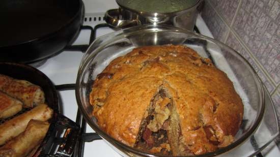 Pastel de manzanas, canela y pasas en aceite vegetal