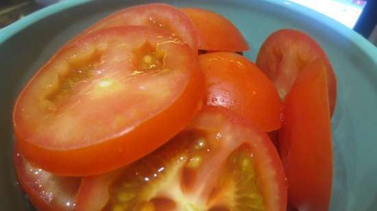 Empanadas fritas con tomate y queso