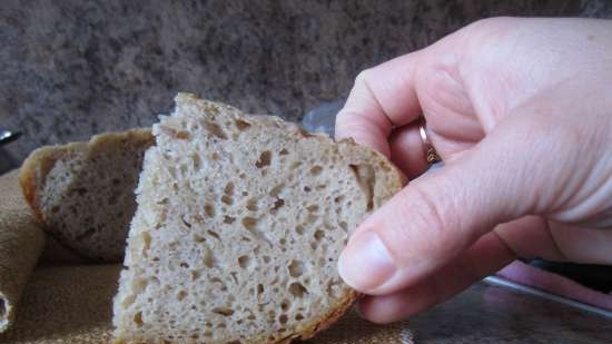 Pane di grano con farina di farro su lievito naturale di segale con porridge di cereali (al forno)