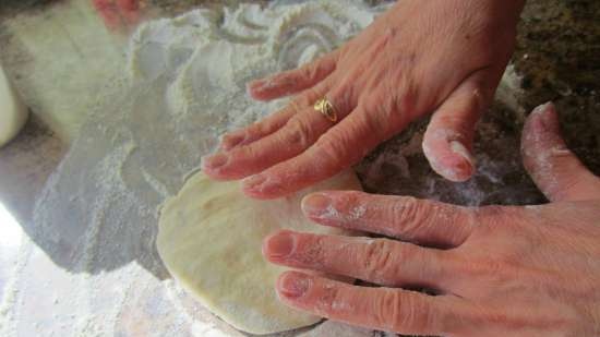 Galletas de azúcar elaboradas con masa de crema agria con sabor a lavanda