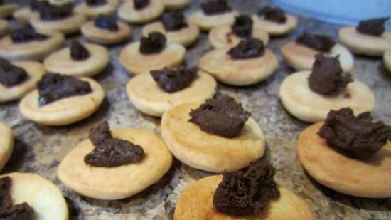 Galletas de mantequilla Shakhmatka, vainilla-chocolate con relleno de chocolate