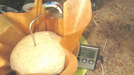 Bread of three types of flour on milk thistle broth with cabbage brine on mixed dough with old dough (oven)