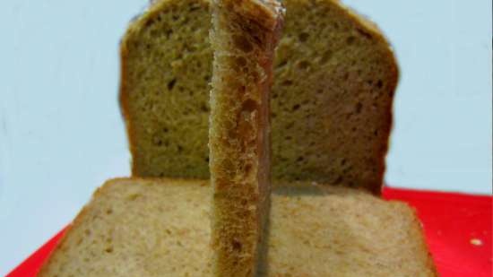 Pane da una miscela di fiocchi su vecchio impasto e salamoia di cavolo (macchina per il pane senza modalità di cottura)