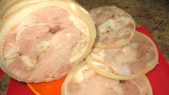 Ham met varkenshuid in de Belobok-hammaker zonder nitrietzout