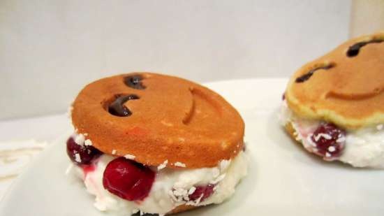 Cupcakes rosas alegres "El amor es ..." con helado de coco y cerezas