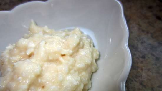 Pesche caramellate ripiene di riso al cocco e rosmarino