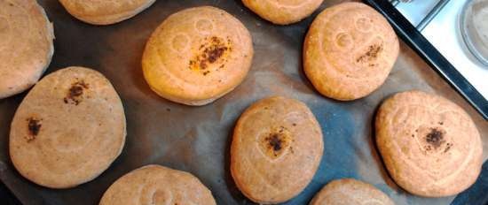 Kunstmatige gemengde beschuitbollen op bonendeeg