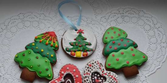 We decorate gingerbread cookies, cookies