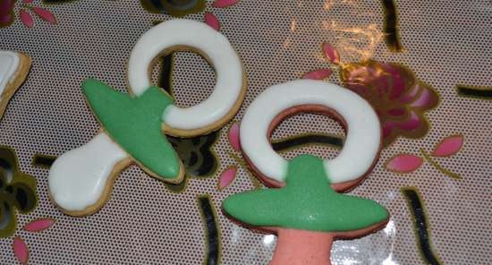 We decorate gingerbread cookies, cookies