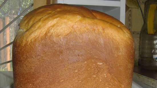 Senape e pane al latte in una macchina per il pane