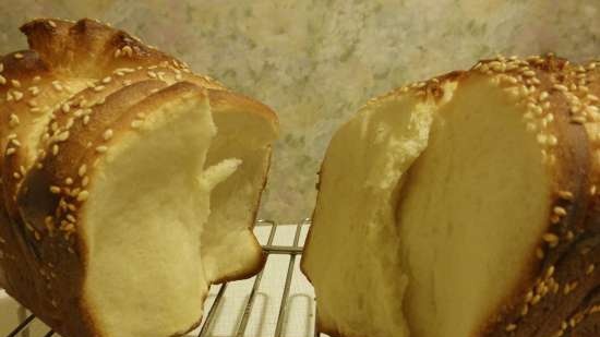 Italian bread Pane al latte Fisarmonica in the oven