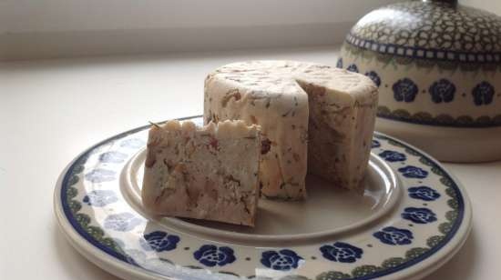 Formaggio fresco con noci e fieno greco