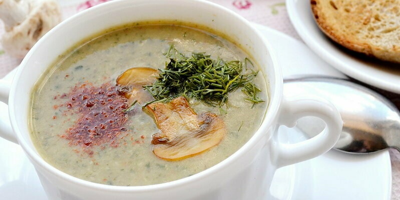 Magert champignon og spinatkremsuppe