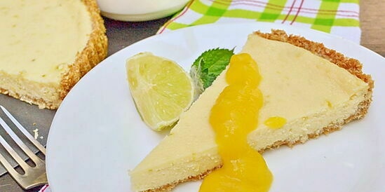 Cheesecake Tropical con Salsa de Mango (Horno Whirlpool OAS KP8V1 IX)