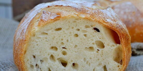 Pane di grano tenero con semolino e siero di latte