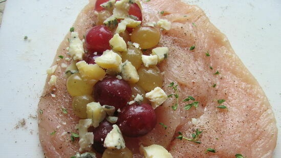 Filete de pollo con uvas y queso azul