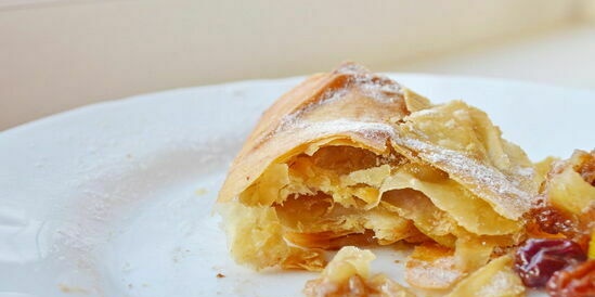 Apfellstrudel (strudel de manzana vienés)