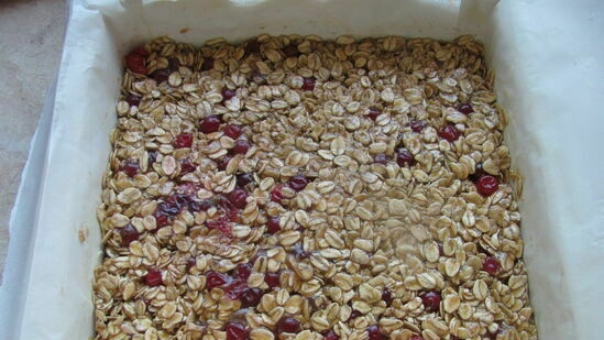 Flapjack with cranberries