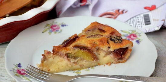 Tarta de yogur con ciruela y cardamomo