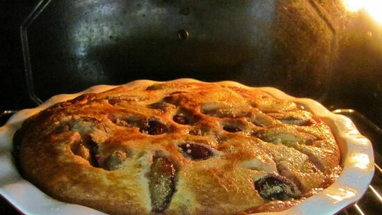 Tarta de yogur con ciruela y cardamomo