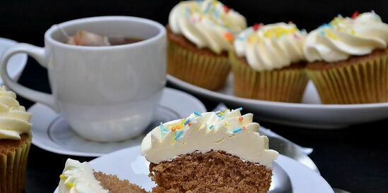 Cupcakes con tè nero e crema al miele