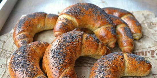 Potato rolls with poppy seeds