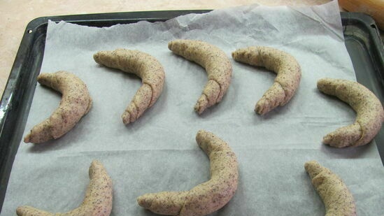 Potato rolls with poppy seeds