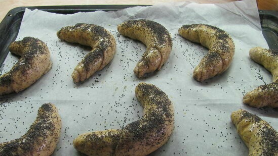 Potato rolls with poppy seeds