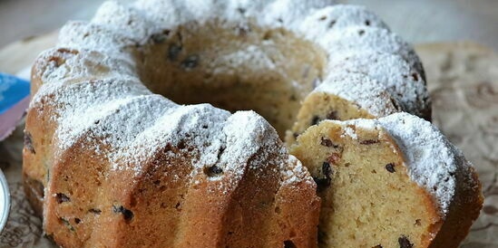 Volkorenmuffin met rozijnen en honing