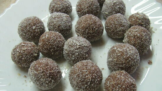 Classic rum balls