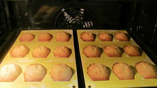 Madeleine with coconut and lime