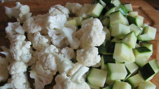 Sopa de verduras con albóndigas