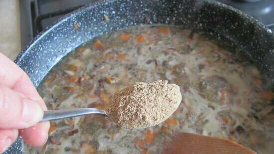 Rice and mushroom meatballs baked with mushroom sauce (lean)