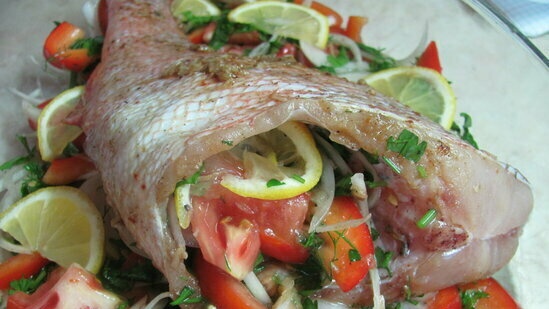 Pescado al horno samaki harra