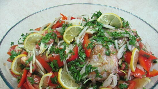 Pescado al horno samaki harra