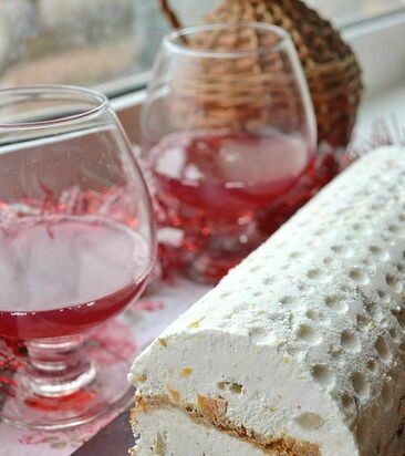 Iced Christmas Torte