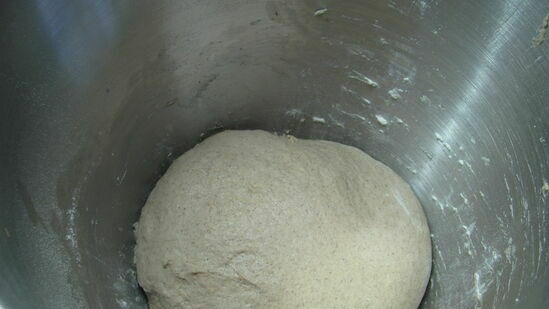 Pan de masa madre con polisol y harina de nueces