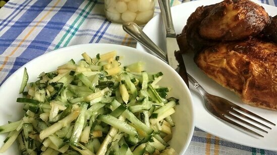 Gazapkhuli - cucumber at apple salad