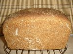 Pane integrale con farina integrale, crusca e marmellata di frutta